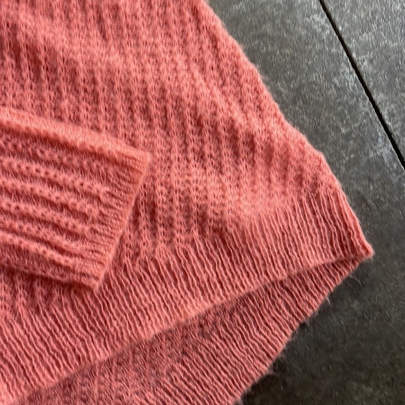 New balance sweater - Picture 3 of 6